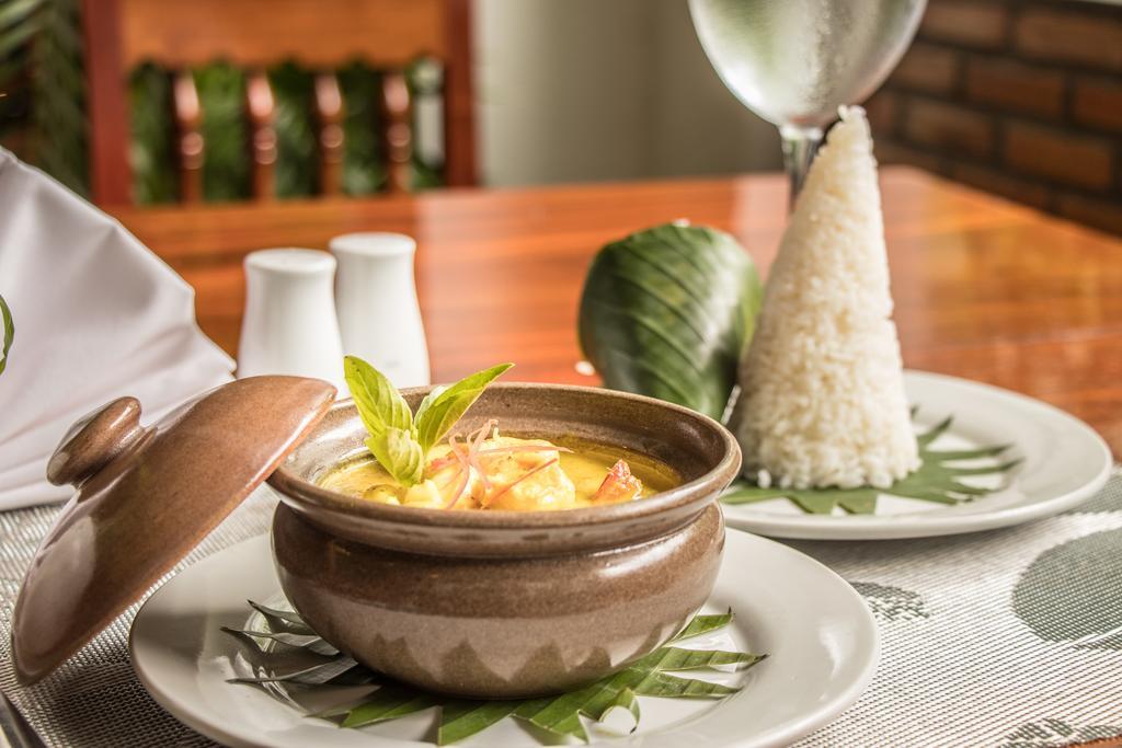 Silk D'Angkor Boutique Hotel Siem Reap Exteriör bild