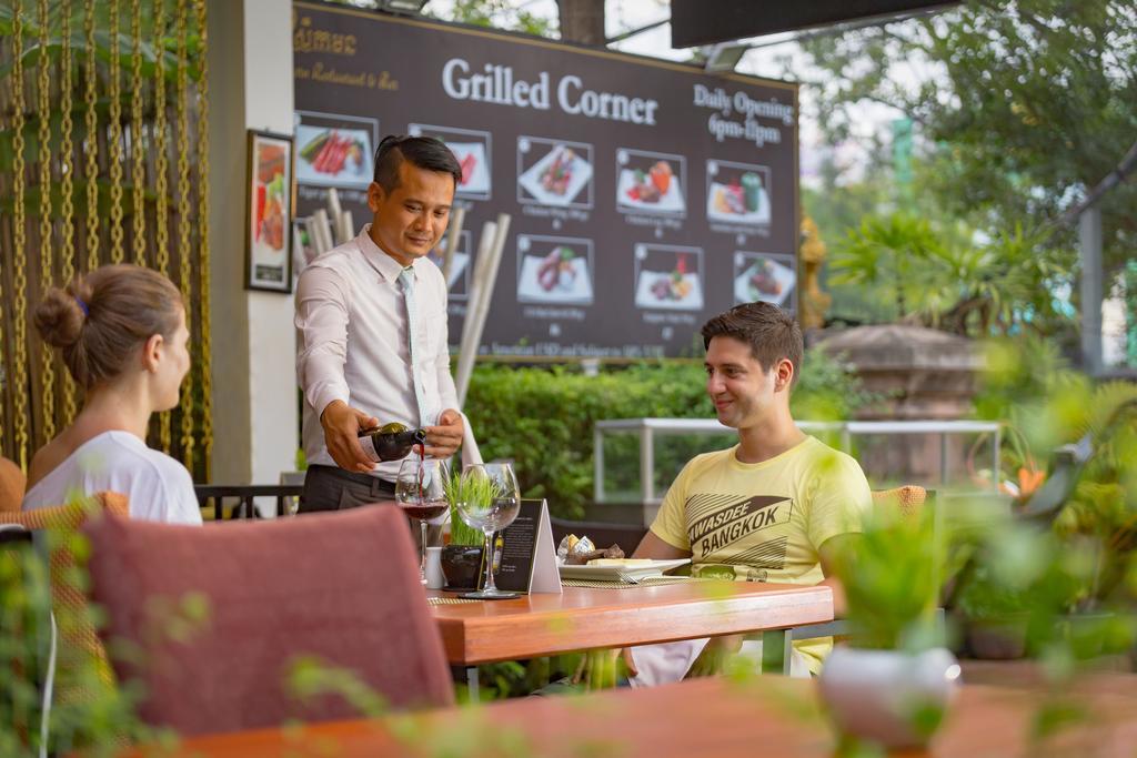 Silk D'Angkor Boutique Hotel Siem Reap Exteriör bild
