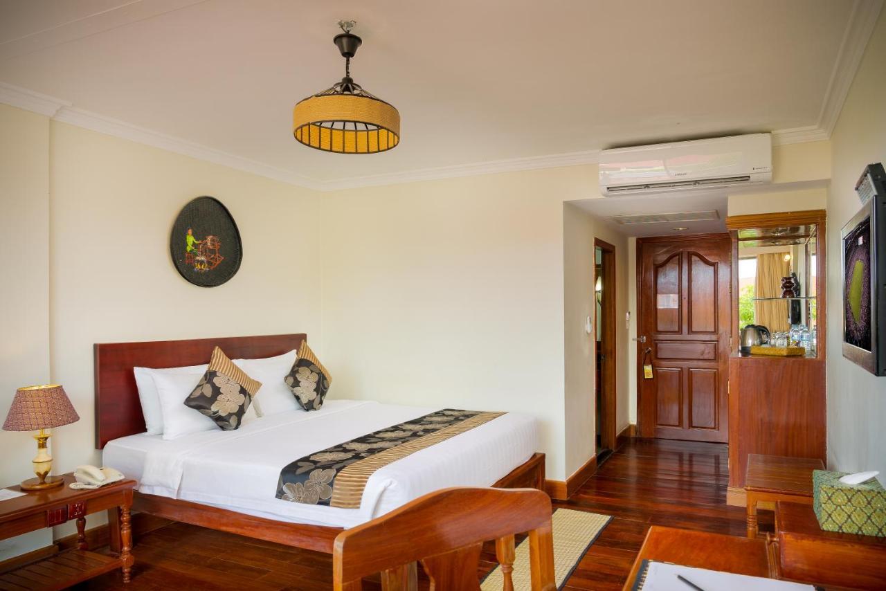 Silk D'Angkor Boutique Hotel Siem Reap Exteriör bild