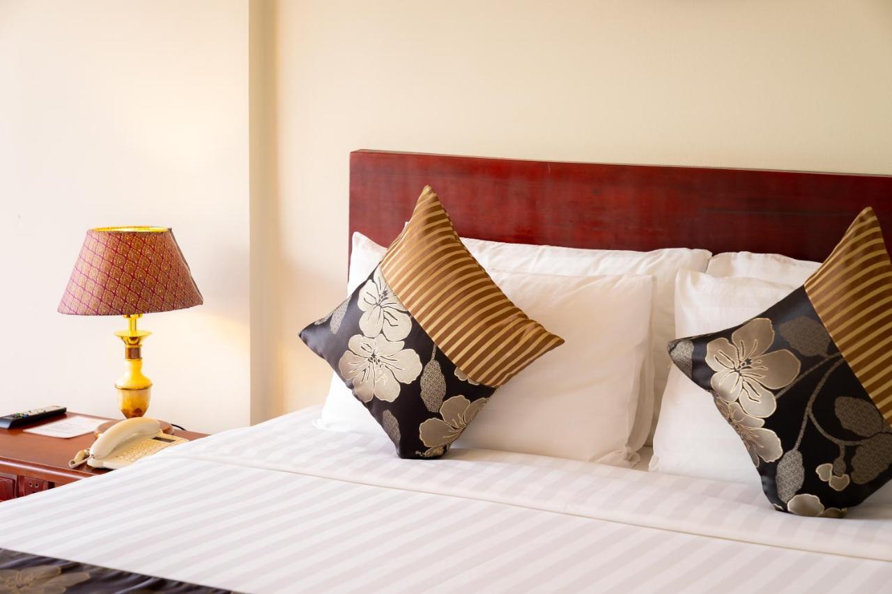 Silk D'Angkor Boutique Hotel Siem Reap Exteriör bild